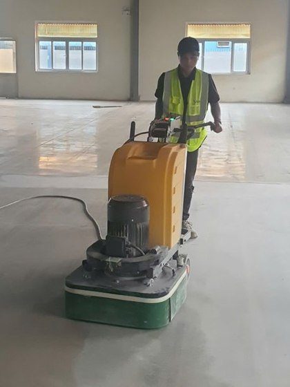 Máy mài sàn bê tông đĩa kim cương thi công epoxy nhà xưởng