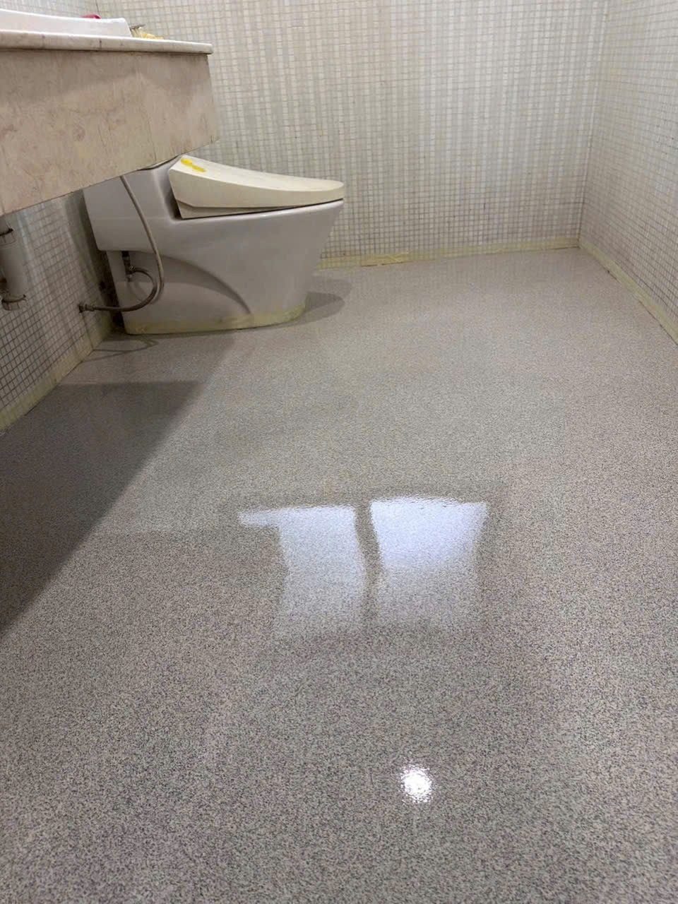 Sàn nhà vệ sinh sơn epoxy giả đá granite - phủ trực tiếp lên nền cũ liền mạch chống thấm